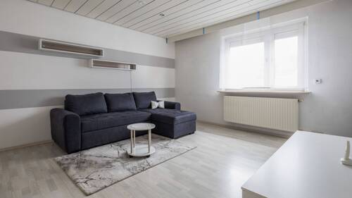 Wohnzimmer - 3 Zimmer Etagenwohnung zum Kaufen in Stuttgart