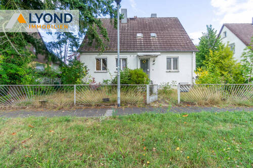 Außenansicht - Einfamilienhaus in Neu-Isenburg - Sanierungsobjekt mit großem Potenzial