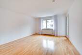 Wohnbereich - 2 Zimmer Etagenwohnung zum Kaufen in München