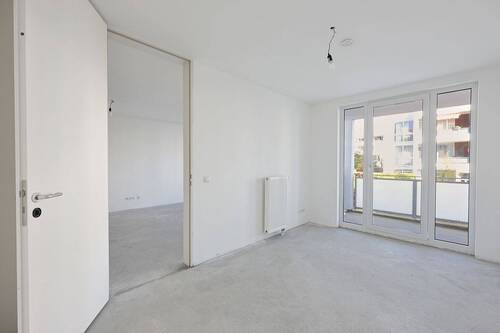 Platz im Schlafzimmer für Doppel-Bett und Schrank - 