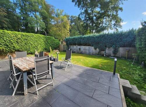 große Terrasse oder ggf. Anbau Wintergarten - 