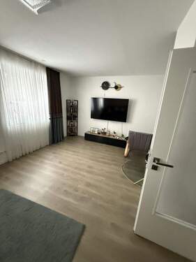 Bild 2 - 6 Zimmer Einfamilienhaus zur Miete in Mutterstadt