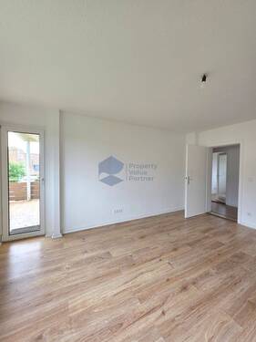 Wohnzimmer (2) - 3-Zimmer-Wohnung in Bergen mit Südwest-Balkon