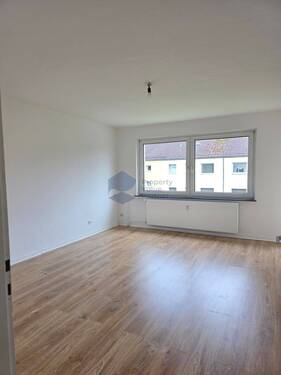 Wohnzimmer - 3 Zimmer Etagenwohnung zur Miete in Bergen
