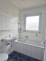Bad - Etagenwohnung mit 64,10 m&sup2; in Bergen zur Miete