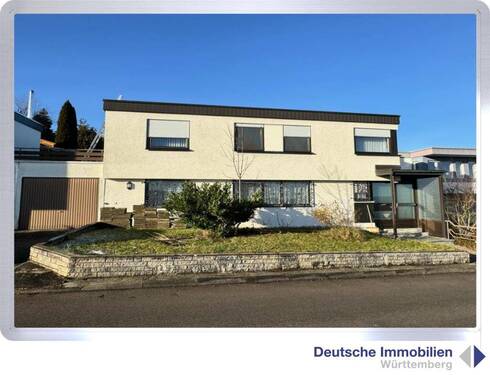 Ansicht Ost - 7 Zimmer Mehrfamilienhaus, Wohnhaus zum Kaufen in Bad Urach