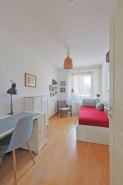 Kinder-/Gästezimmer links - 