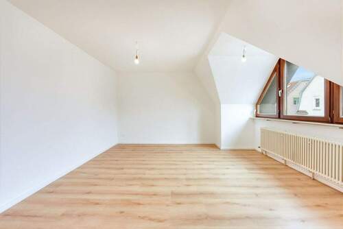 Schlafen v. Wohnen - 2 Zimmer Etagenwohnung zur Miete in Stuttgart