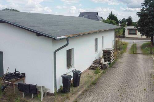 Hinten Links - Gewerbeobjekt (Büro, Produktion, Verkauf) in Mesekenhagen