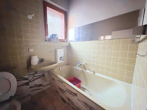 Sanitär - Mehrfamilienhaus, Wohnhaus in Krefeld zum Kaufen