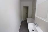 Beispiel Bad mit Wanne - 3 Zimmer Etagenwohnung zur Miete in Freiberg