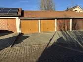 Zwei Garagen - 