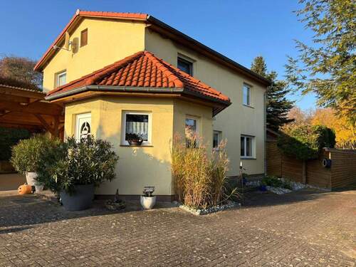 Außenansicht Wohnhaus, Büro - 5 Zimmer Einfamilienhaus in Feldberger Seenlandschaft