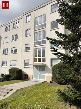 .. gepflegtes Mehrfamilienhaus ! - Gepflegte Eigentumswohnung mit zwei Balkonen und Einbauküche in Kitzingen !