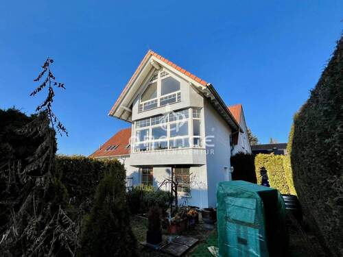 Strassenansicht - 1 Zimmer Mehrfamilienhaus, Wohnhaus in Brandis