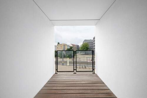 Geschützte Loggia mit Weitblick - 2 Zimmer Etagenwohnung in Berlin