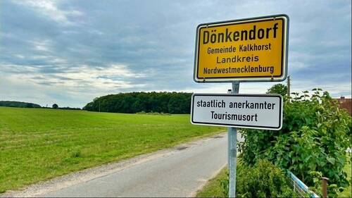 Ortseingang - Grundstück in Dönkendorf zum Kaufen