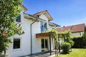 Aussenansicht - Haus-in-Haus Charakter! EG-Wohnung mit 90 m² - Eigengarten & Partykeller & Garage