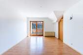 SO200802-1 - - Gemütliche 2-Zimmer-Dachgeschosswohnung mit Balkon im Straubinger Osten -