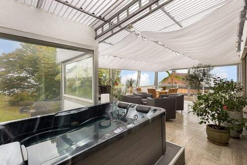 2. OG Jacuzzi - 