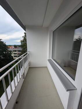 Loggia - rstbezug nach Sanierung: Schöne 2,5 -Zi-Whg. in Oberschleißheim mit Loggia