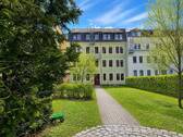 Hausansicht - VERMIETETE 3-RAUM WOHNUNG IM 1. OBERGESCHOSS