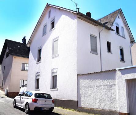 Seitenansicht - 9 Zimmer Mehrfamilienhaus, Wohnhaus in Nassau