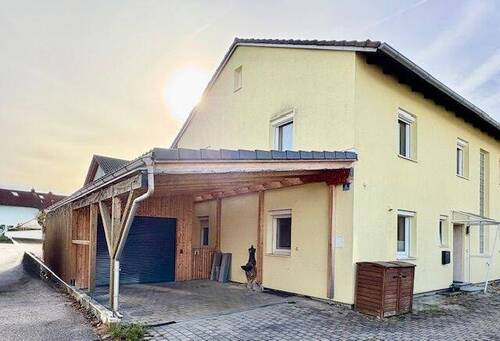 Hausansicht - 5 Zimmer Doppelhaushälfte zum Kaufen in Hohenlinden