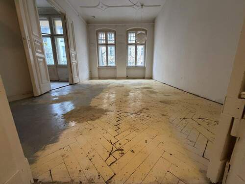 2. Zimmer zur Straße - 