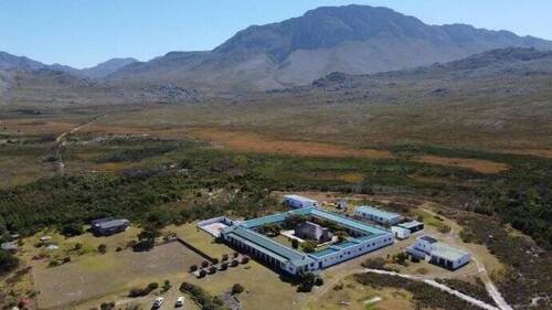 Bild 1 - A lodge! 24 bedroom house in Pringle Bay Rural