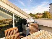 Loggia - Wohnen über den Dächern: Moderne 2-Zimmer-Wohnung mit West-Dachloggia