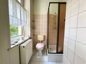 Kleines Badezimmer mit Dusche - 