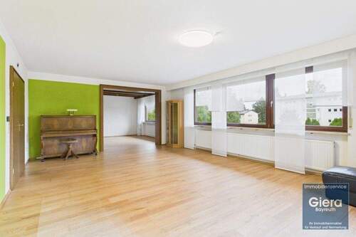 Wohnzimmer Erdgeschoss - Einfamilienhaus mit 180,00 m² in Bayreuth zum Kaufen