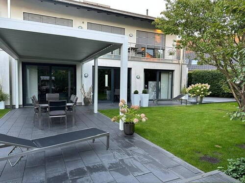 Garten mit Überdachung - 5 Zimmer Einfamilienhaus in Oerlinghausen