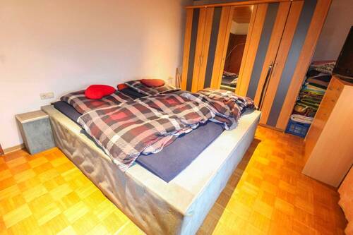 Schlafzimmer II OG - 
