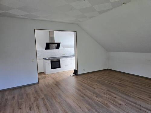 Wohnen / Küche - 2 Zimmer Etagenwohnung zur Miete in Schiffweiler