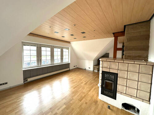 Wohnzimmer - 3 Zimmer Etagenwohnung in Sinsheim