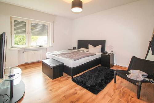 Schlafzimmer EG rechts - 1 Zimmer Mehrfamilienhaus, Wohnhaus in Sinzig
