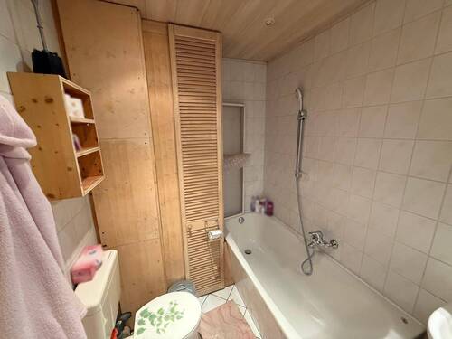 Badezimmer - Etagenwohnung mit 47,00 m² in Isernhagen zum Kaufen