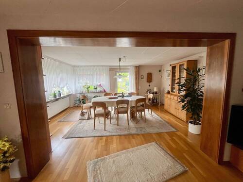 Bild 2 - 8 Zimmer Einfamilienhaus zum Kaufen in Karben