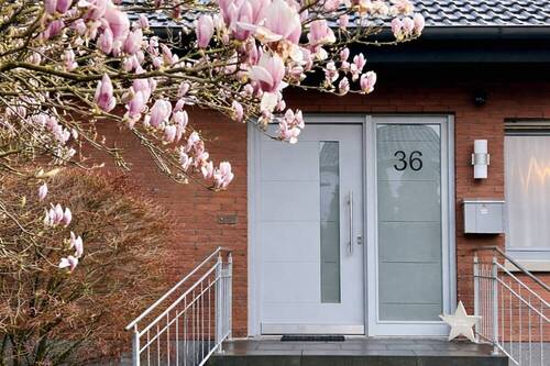 Hauseingang - 6 Zimmer Einfamilienhaus zum Kaufen in Detmold