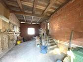 Scheune mit Eingang zum Haus - 