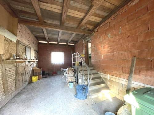 Scheune mit Eingang zum Haus - 