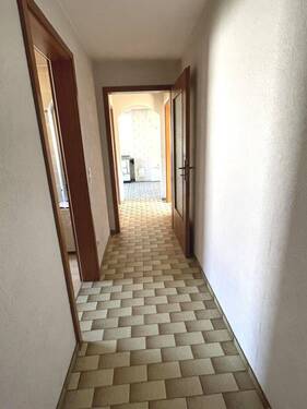 Flur von der Scheune ins Haus - 