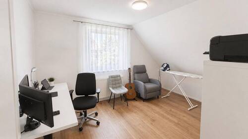 Arbeits- / Kinderzimmer - 
