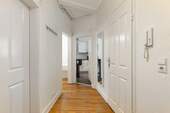 Flur - 2 Zimmer Etagenwohnung zum Kaufen in Hamburg