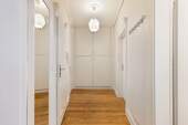 Flur mit Einbauschrank - 
