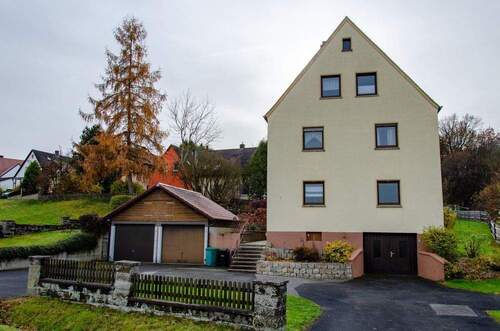 Nordansicht - 6 Zimmer Mehrfamilienhaus, Wohnhaus zum Kaufen in Sulzbach-Rosenberg / Prangershof