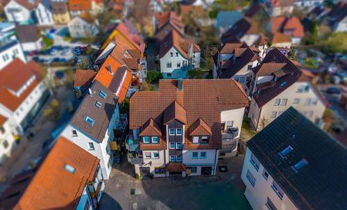 Hausansicht.jpg - Moderne 2-Zimmer-Wohnung im 1. OG mit Balkon & Tiefgaragenstellplatz