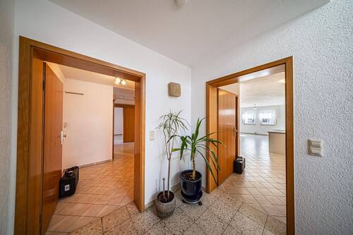 Eingangsbereich.jpg - 2 Zimmer Etagenwohnung zum Kaufen in Welzheim